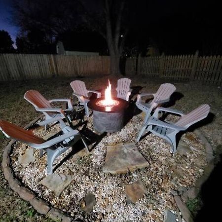 Time To Relax In Raleigh Villa ภายนอก รูปภาพ